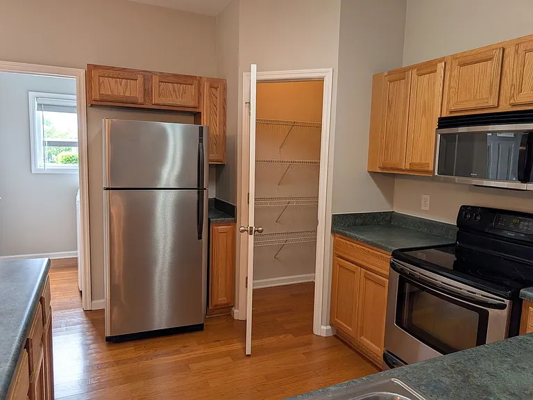 807 Harvard Dr — Photo 8
