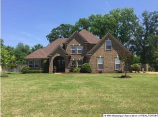 1998 Grand Mnr, Hernando, MS 38632