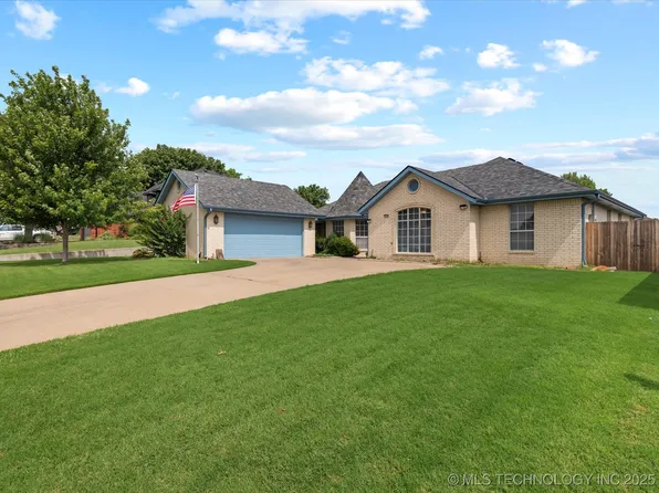 5633 NE Steeper Dr, Bartlesville, OK 74006