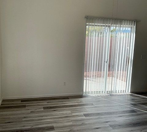 5th image of 4443 Roscommon St #0