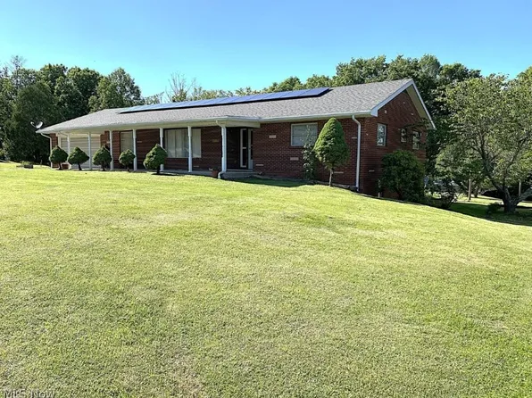 61 Oak Dr, Spencer, WV 25276