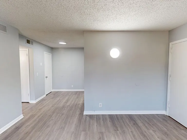 Pike Place Apartments — Photo 11