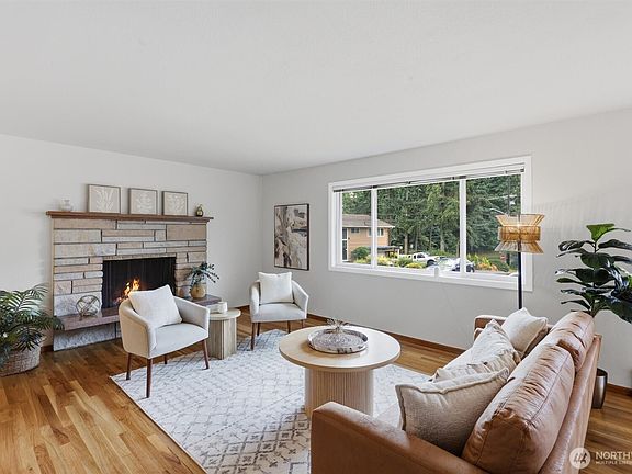 4th image of 22703 38th Avenue W