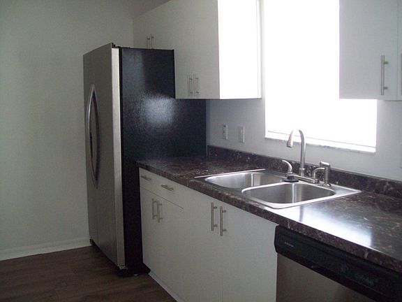 5th image of 1672 Garcia Ct