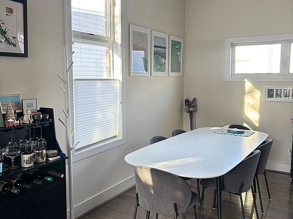 2nd Floor: Dining Area (sample furniture view)