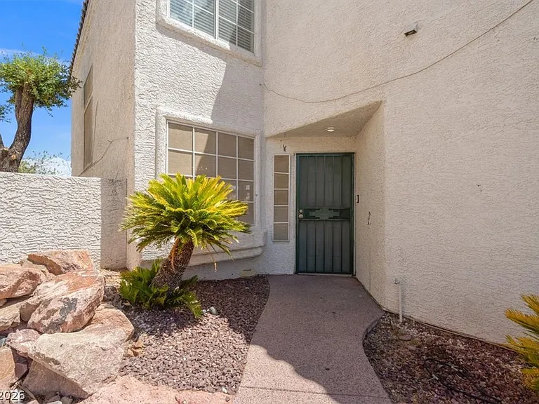2576 Silver Shadow Dr — Photo 3