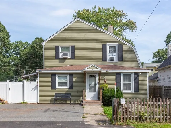 91 Lake St, Tewksbury, MA 01876