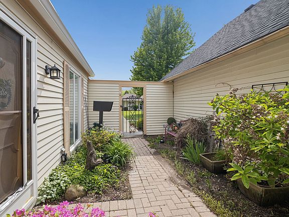 3rd image of 135 Garden Dr #135