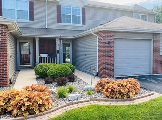887 Flagstone Dr, Dyer, IN 46311