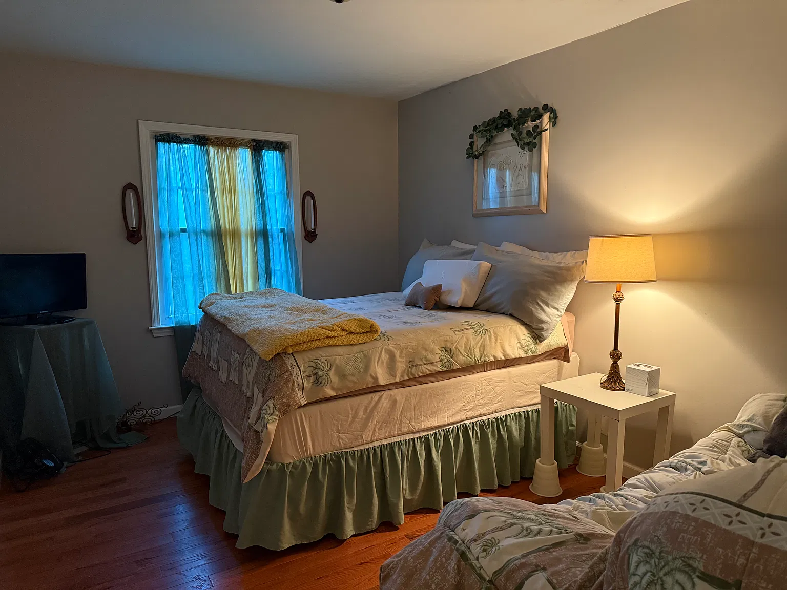 1 bed, 1250 sqft, $860 — Photo 1