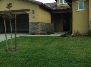 3043 Robinwood Ave, Clovis, CA 93619