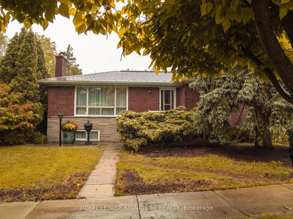 2 Brantwood Dr, Toronto, ON M1H 2G6