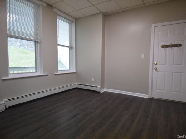 12 Railroad Ave FLOOR 2