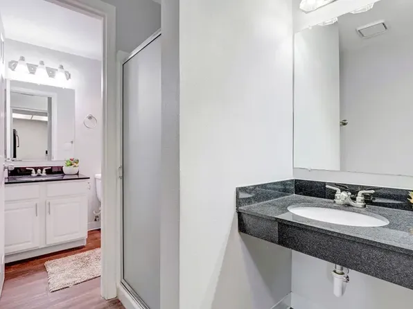 Campus View I & II, 4322 7th Ave NE #Db6346f7a, Seattle, WA 98105