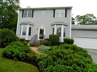 10 Jasmine Cir, Saunderstown, RI 02874