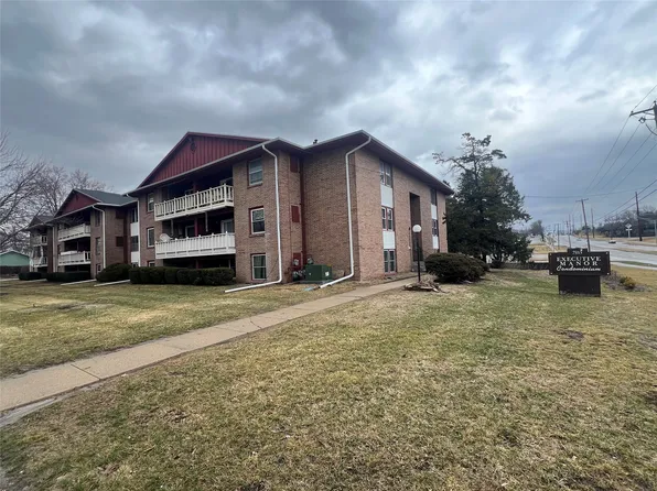 7815 Douglas Ave APT 101, Urbandale, IA 50322