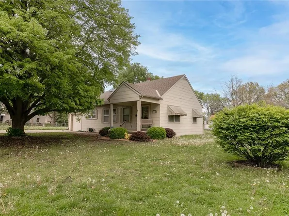 908 Jones Ave, Grandview, MO 64030