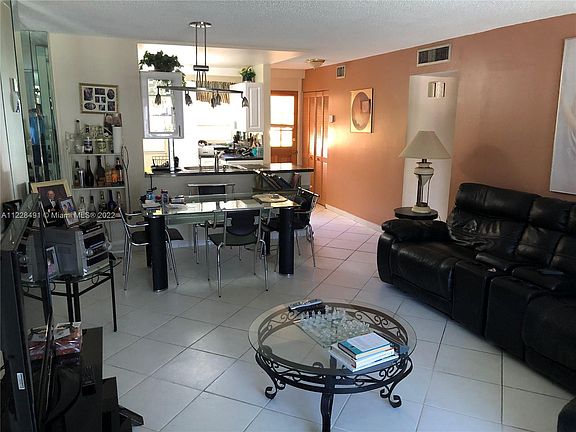 4th image of 3551 NE 169th St APT 111
