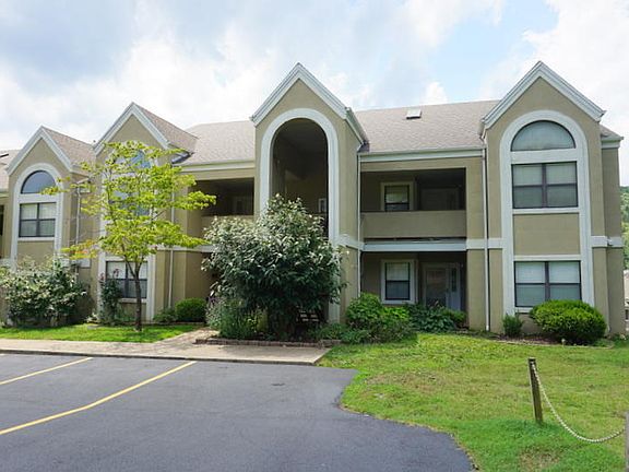 2nd image of 344 Wimbledon Dr APT 11
