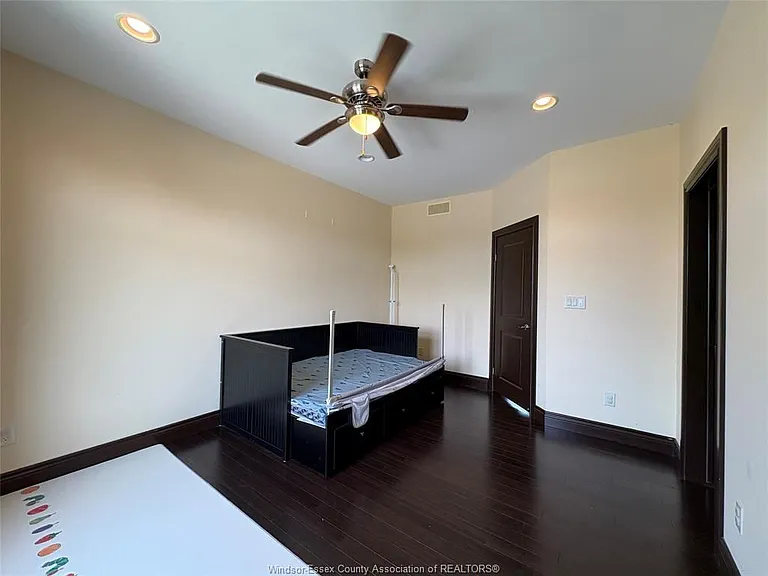 236 Shoreview Ct — Photo 26