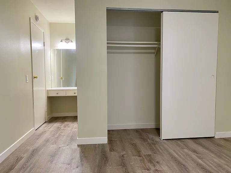 4002 Howard Ave #8 — Photo 12