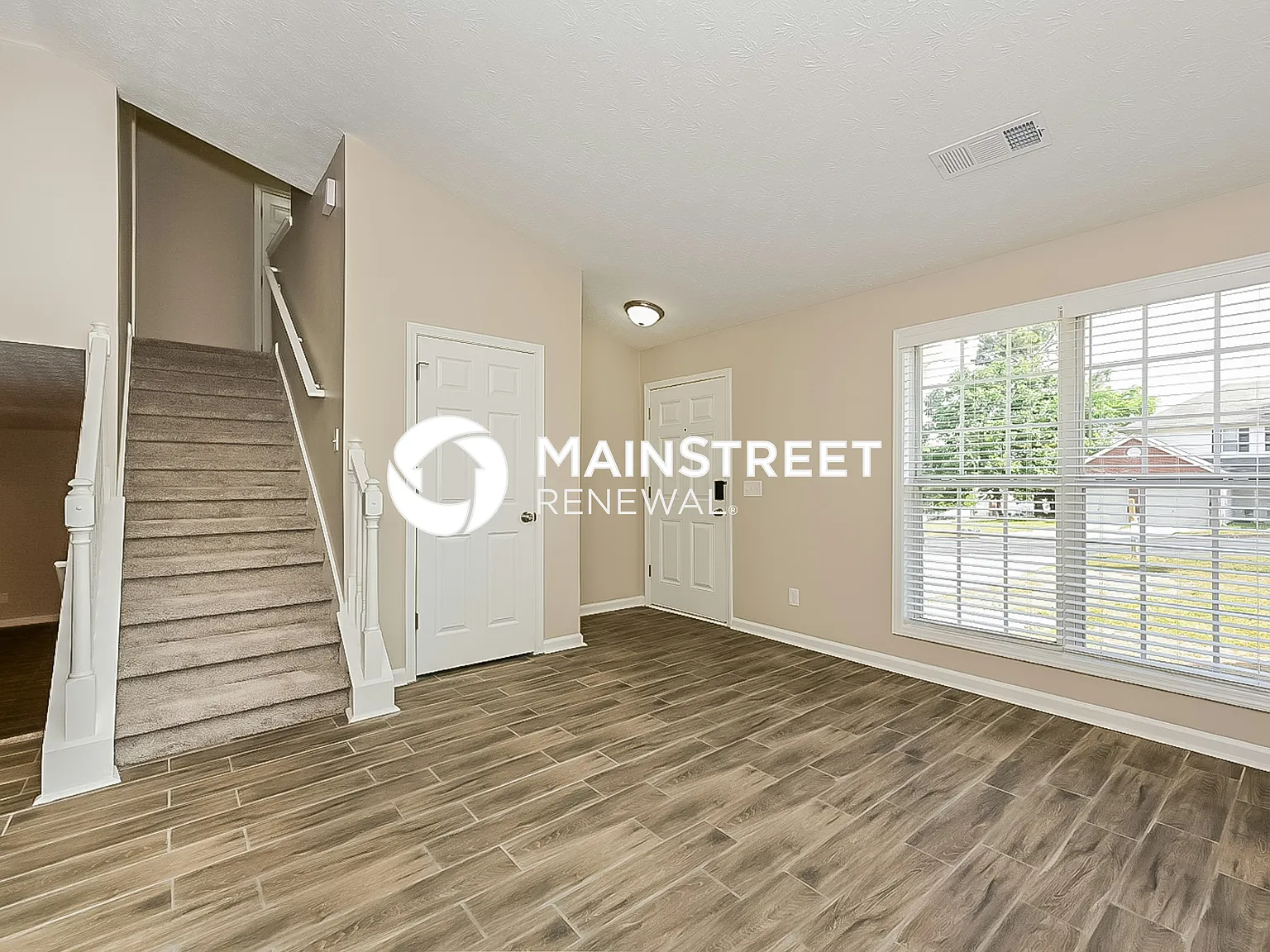 1547 Enchanted Forest Dr — Photo 2