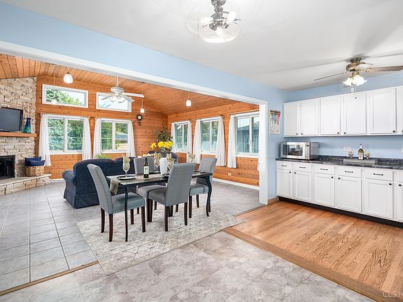 4th image of 375 Pine Ln