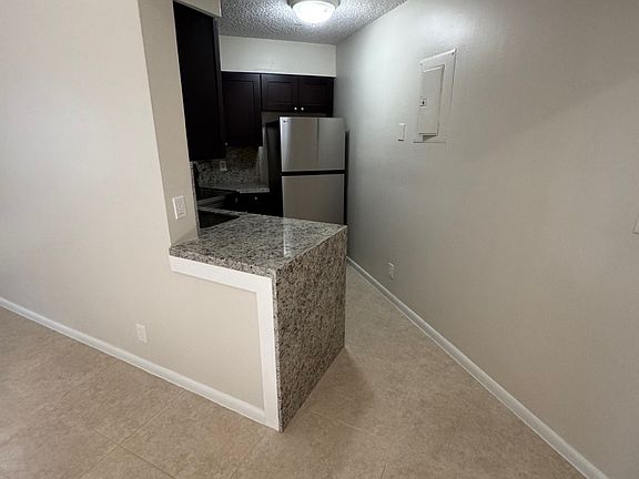 5th image of 211 Lake Pointe Dr #211213