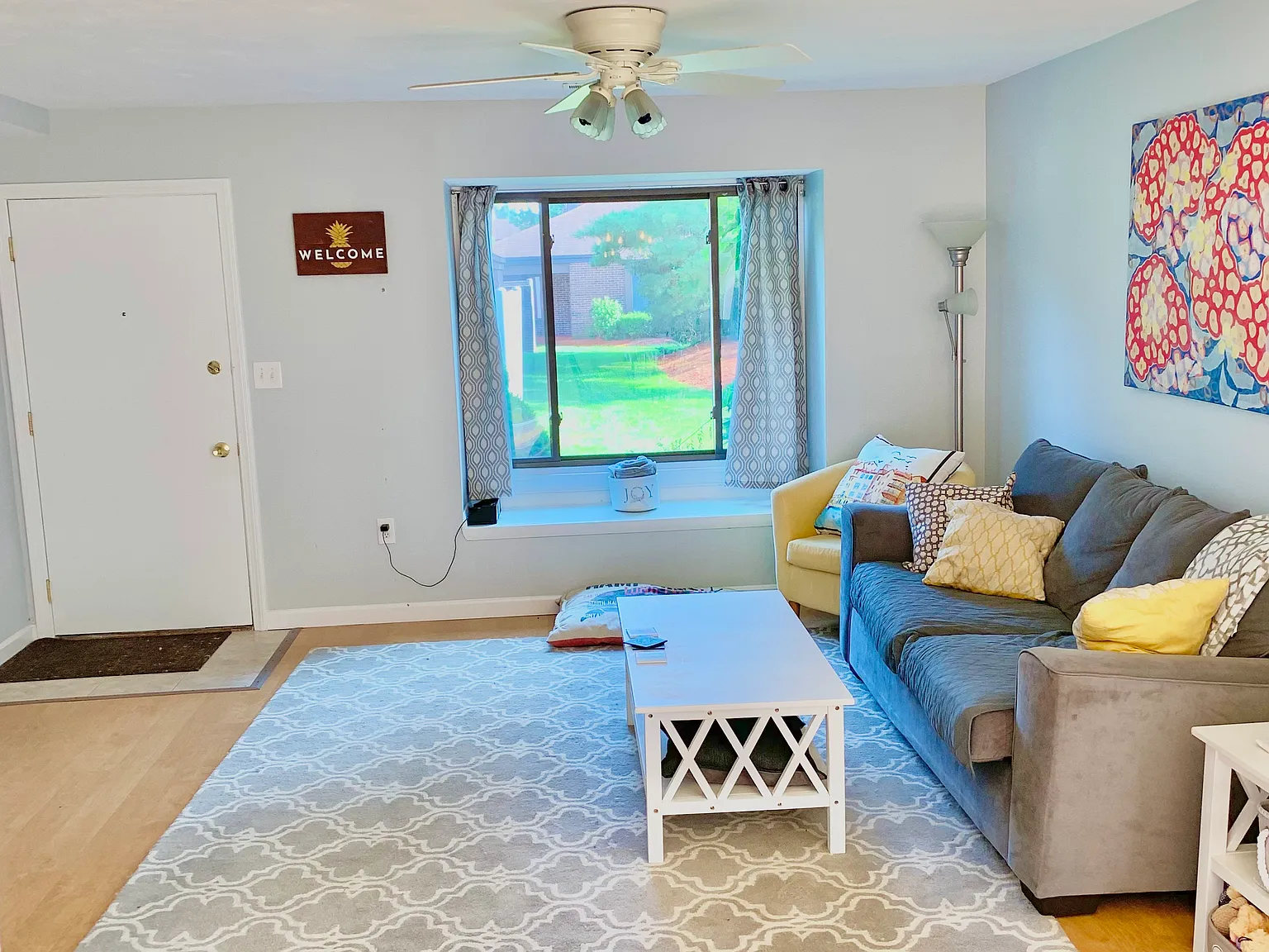 3 bed, 1200 sqft, $3,500 — Photo 2