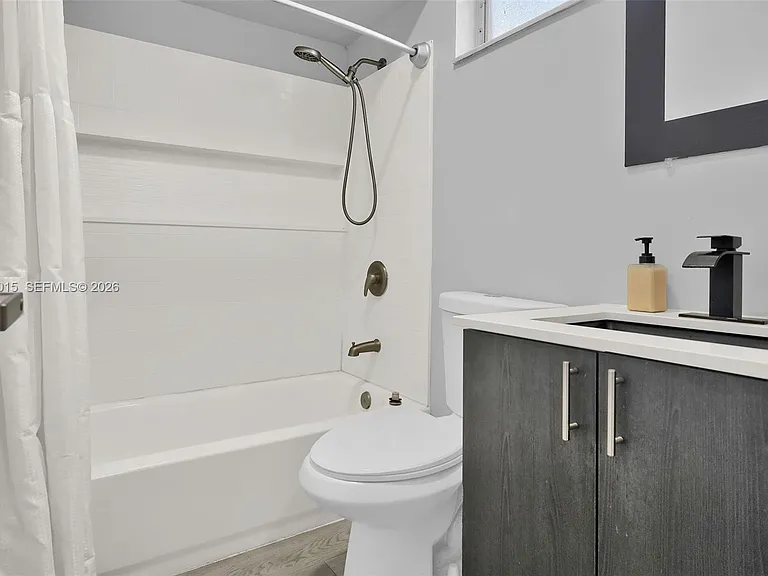 9177 Fontainebleau Blvd #3 — Photo 30