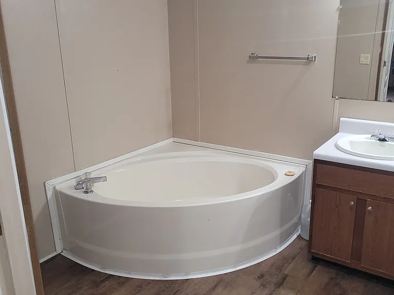 193 Clover Leaf Dr — Photo 1