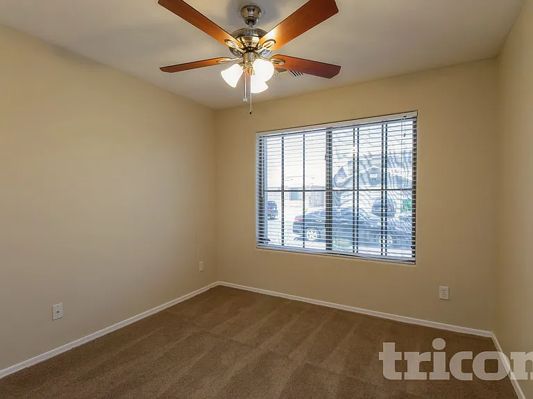 11791 W Belmont Dr — Photo 12