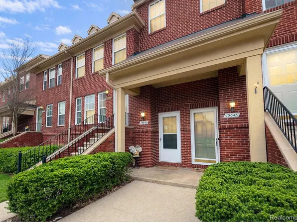 15650 Stone Crossing Dr, Southfield, MI 48075