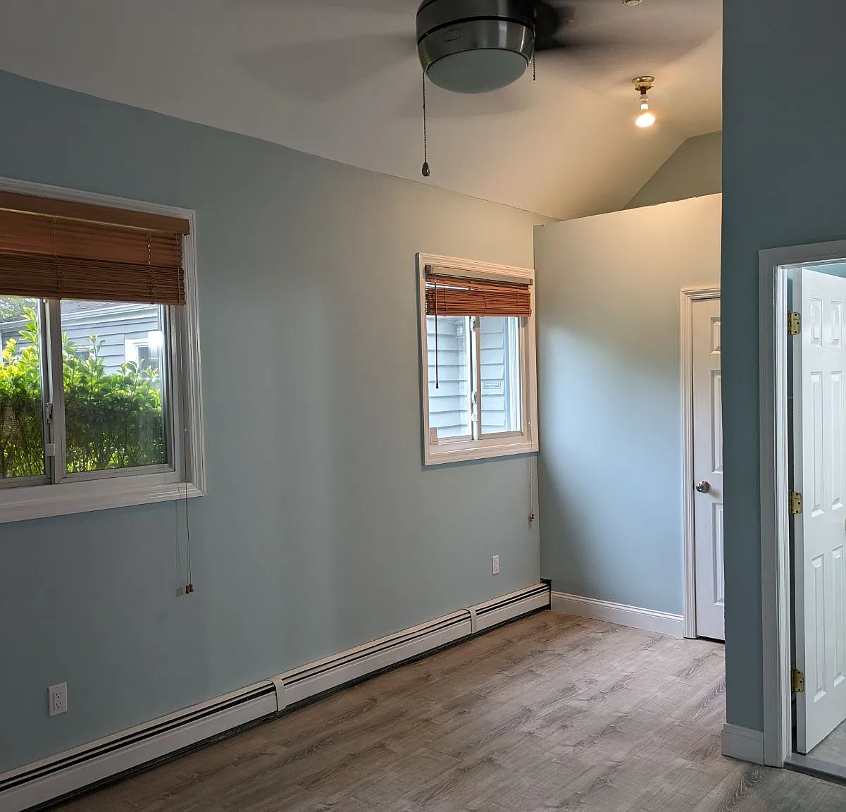 Studio, 425 sqft, $2,600 — Photo 1