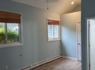 8 Cardinal Ct #1, Huntington, NY 11743