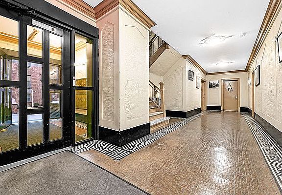 5th image of 20 Seaman Ave #2AA