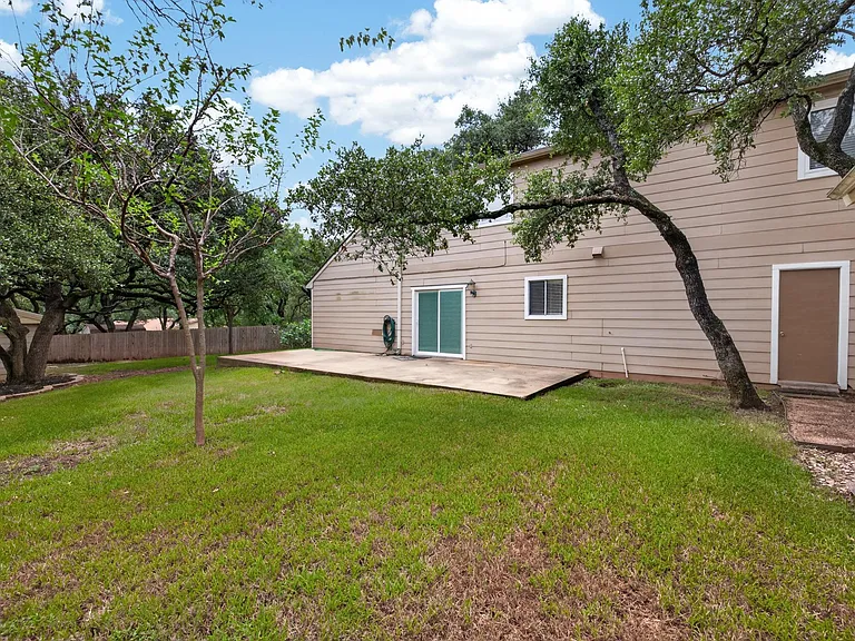 1202 Knollpark Cir — Photo 27
