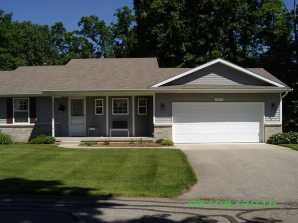 333 Timber Creek Cir NW, Comstock Park, MI 49321
