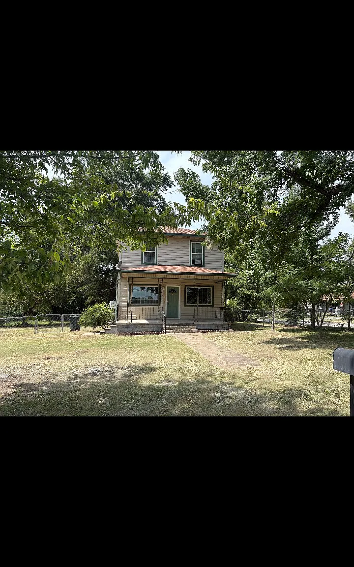 S Rogers Ave, Okmulgee — Photo 1