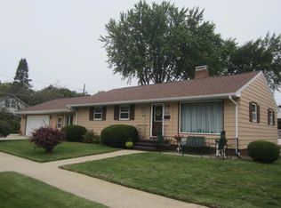 1502 32nd Ave, Menominee, MI 49858