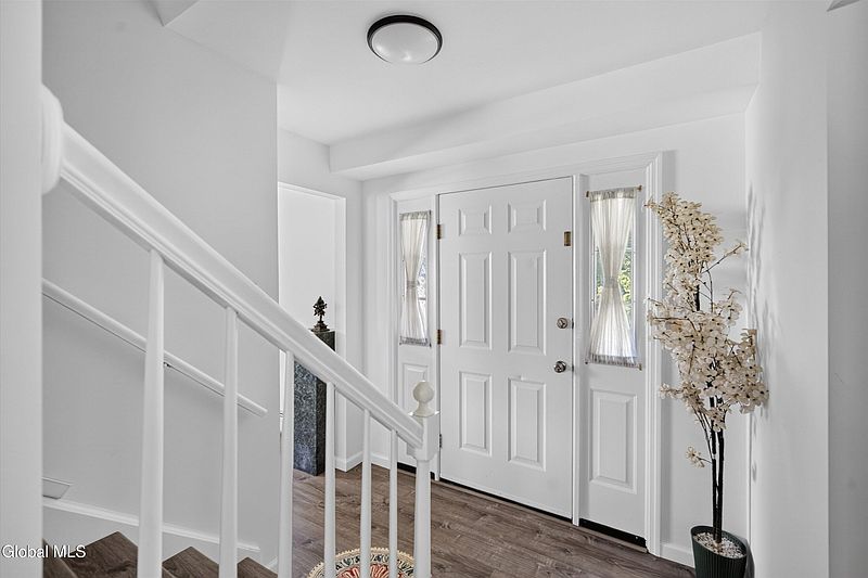 2nd image of 7 Huntington Parkway