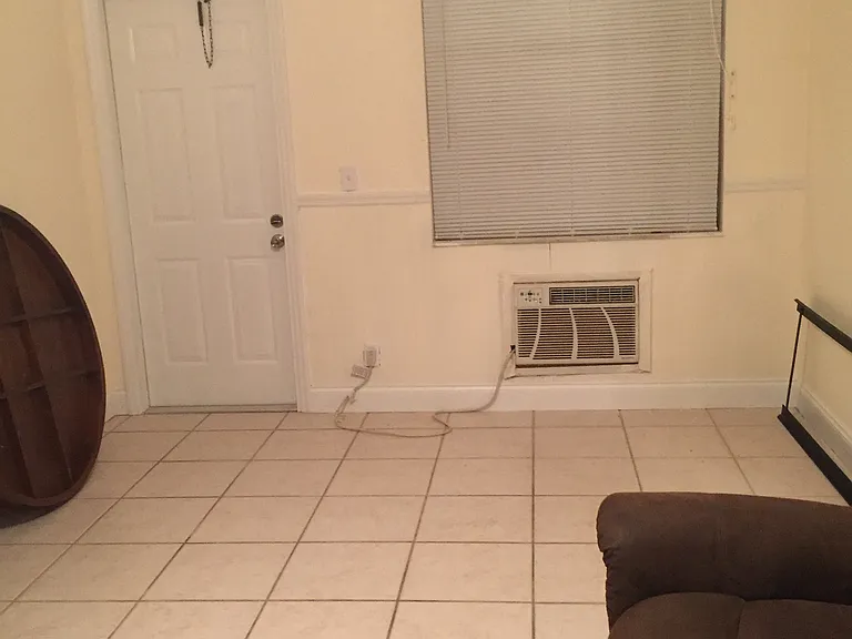 1500 SW 2nd Ave #5 — Photo 2