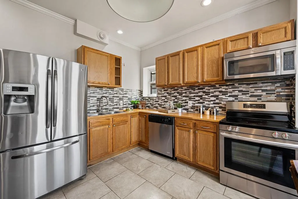 2231 Eutaw Pl, unit 2 — Photo 4