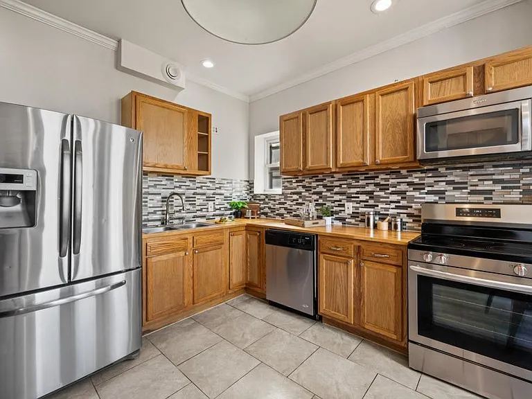 2231 Eutaw Pl #2 — Photo 4