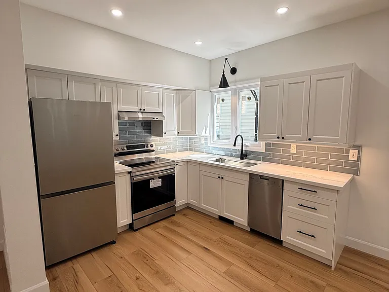 132 Hazelwood Ave — Photo 4