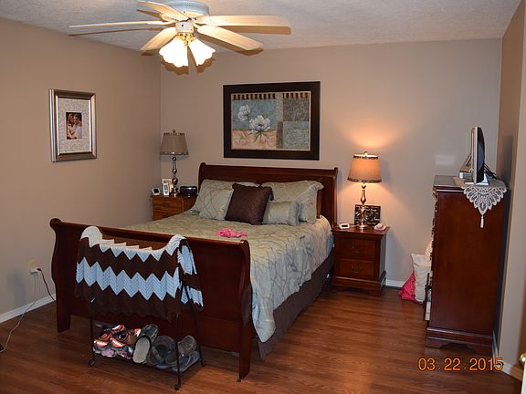 5th image of 2413 Southeastern Parkway