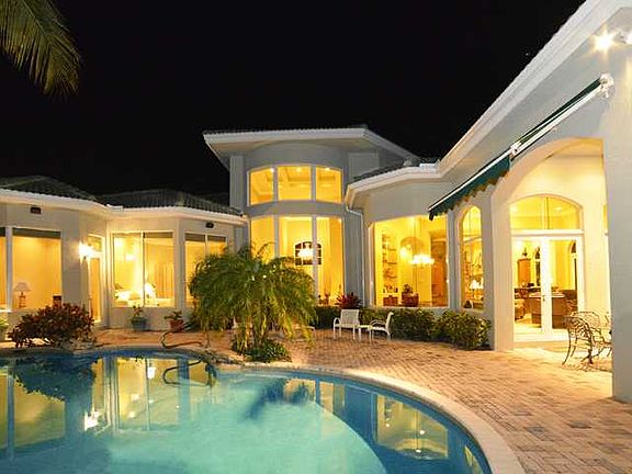 Home For Sale In Boca Grove