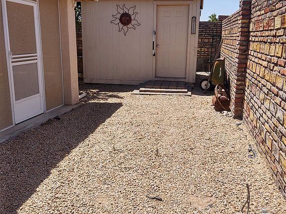 4th image of 13375 E 52nd St
