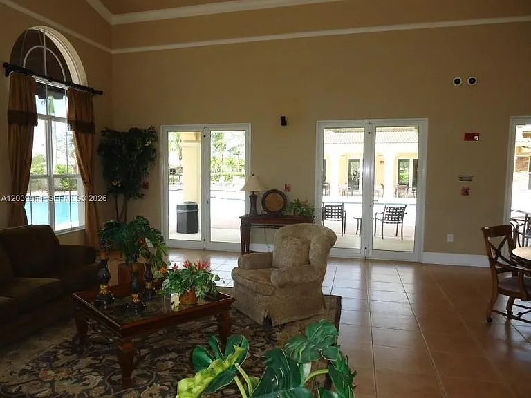 930 NE 34th Ave #202 — Photo 7