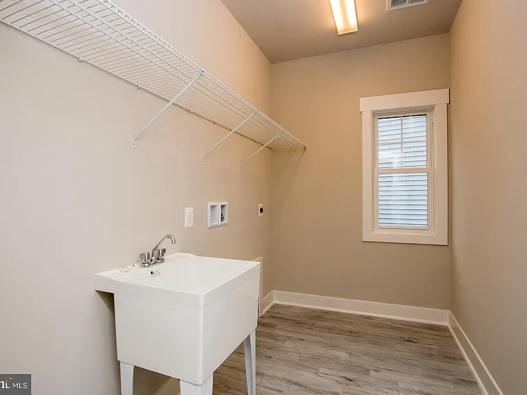 6928 Regent Ln — Photo 47
